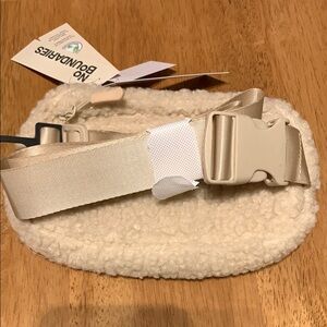 No Boundaries Cream and Tan Key & Card Holder